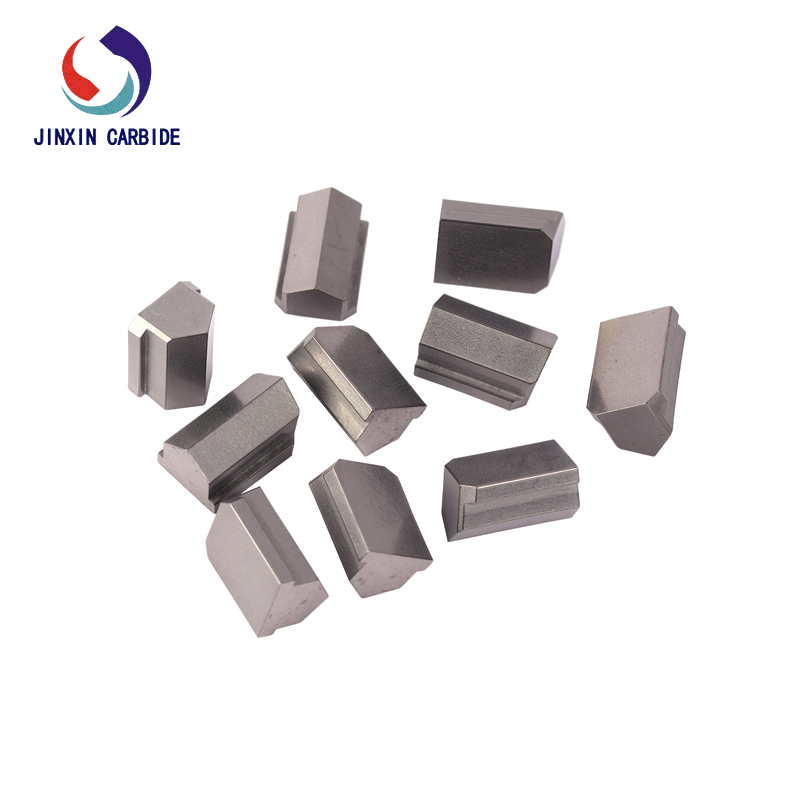 Quelle est la différence entre le cermet et le carbure cémenté ?